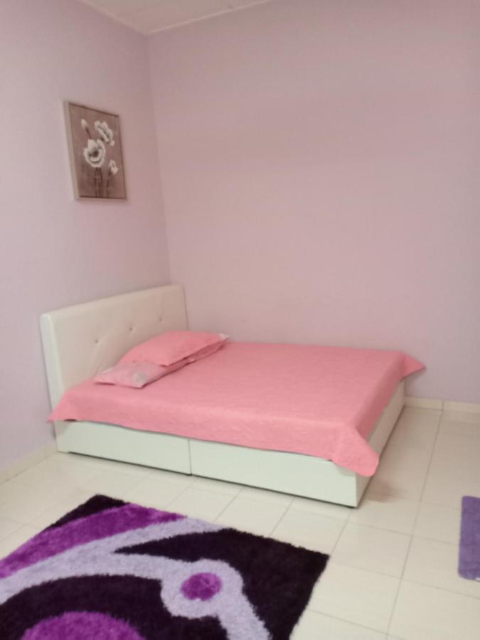 Muslim Dinaim Homestay Tanjong Malim Exterior photo