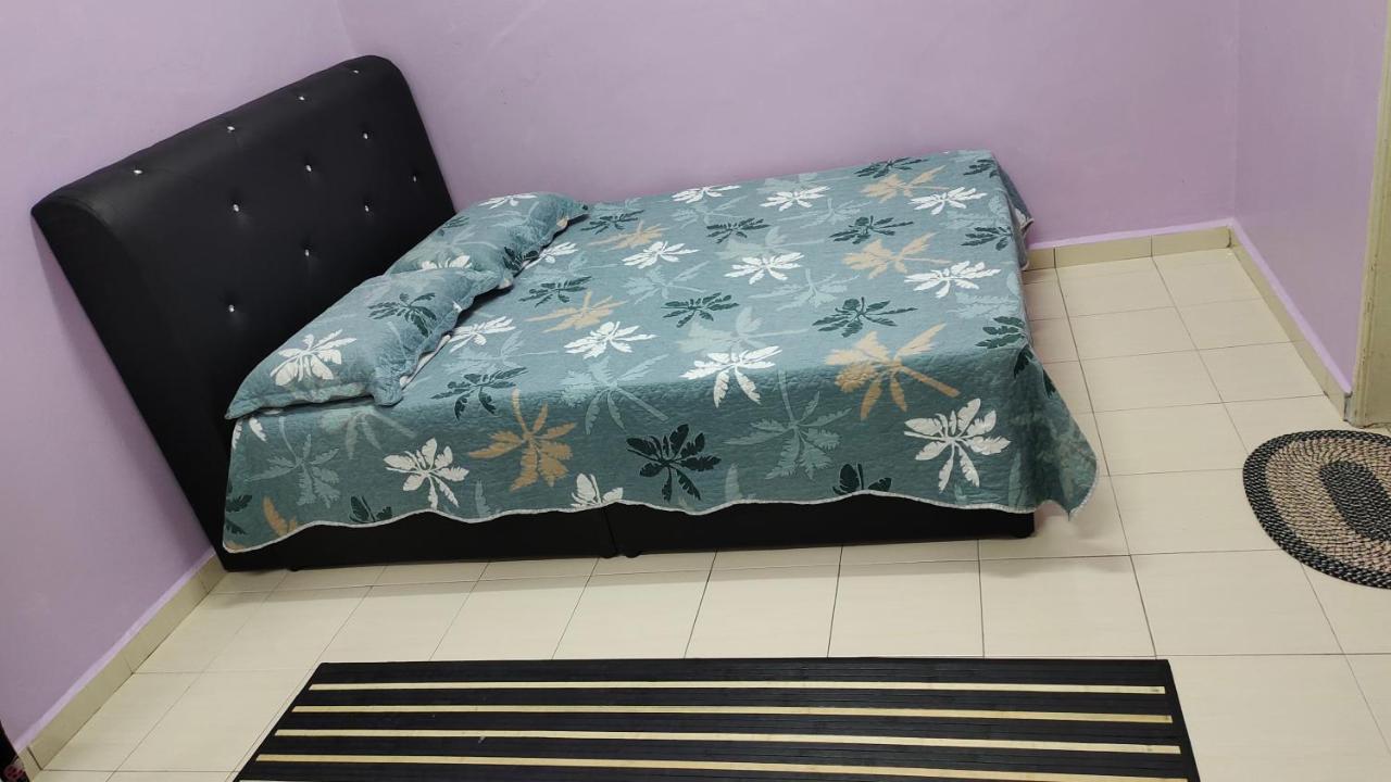 Muslim Dinaim Homestay Tanjong Malim Exterior photo