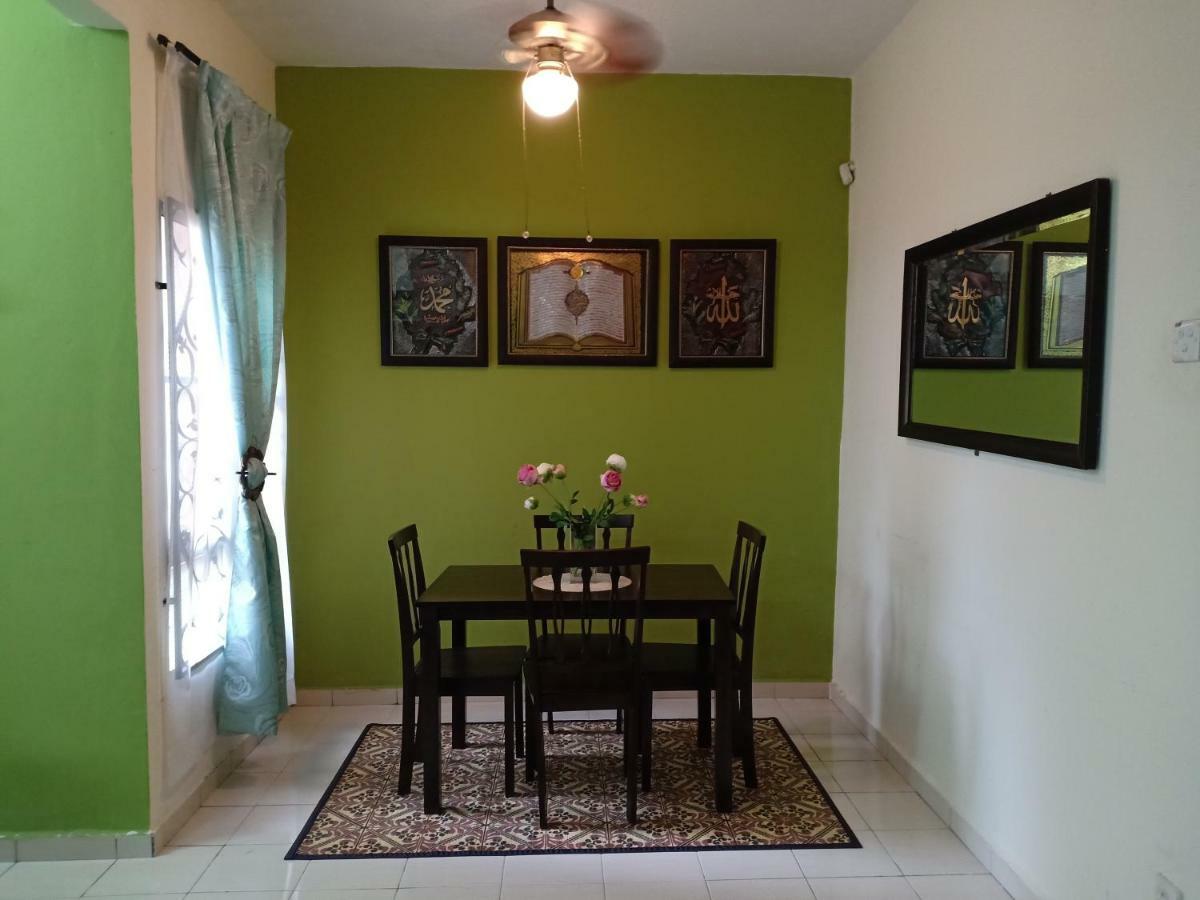 Muslim Dinaim Homestay Tanjong Malim Exterior photo