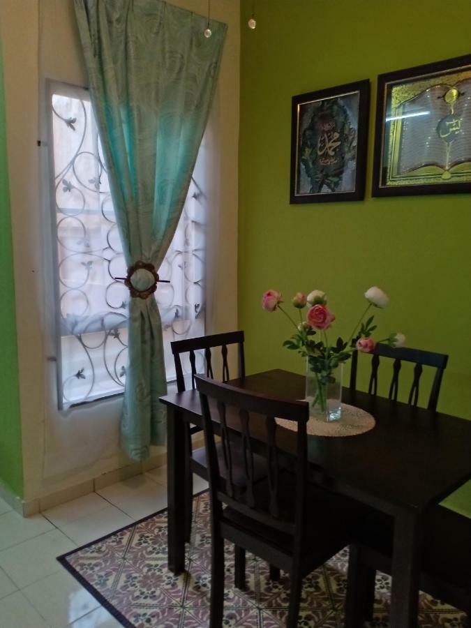 Muslim Dinaim Homestay Tanjong Malim Exterior photo