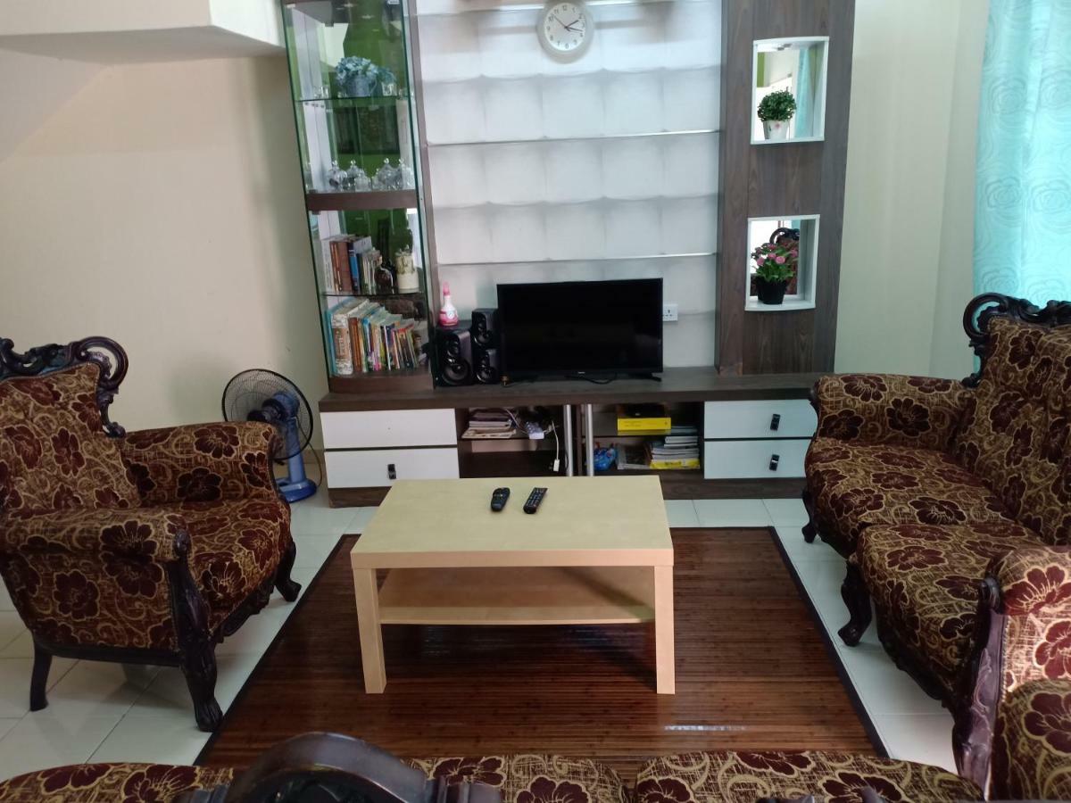 Muslim Dinaim Homestay Tanjong Malim Exterior photo